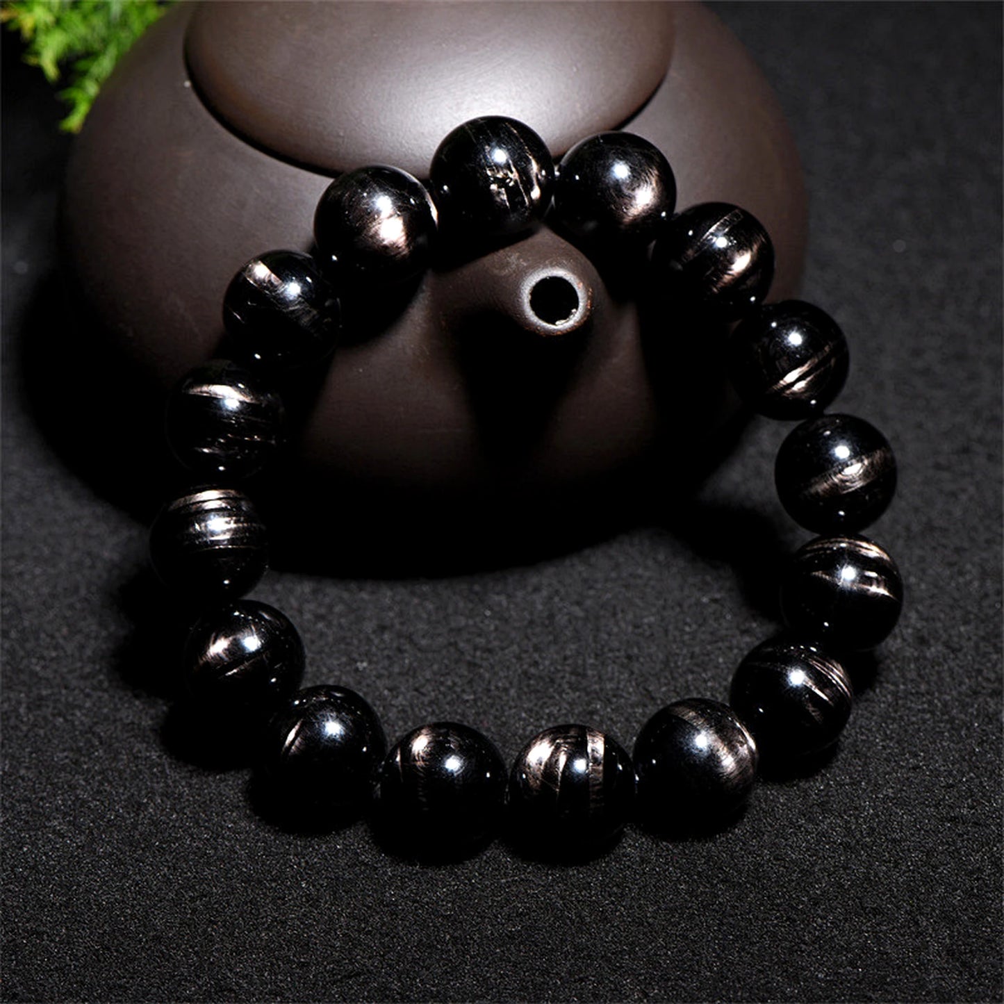 自分へのご褒美やギフトにおすすめのハイパーシーン天然石アクセサリー LUNARI